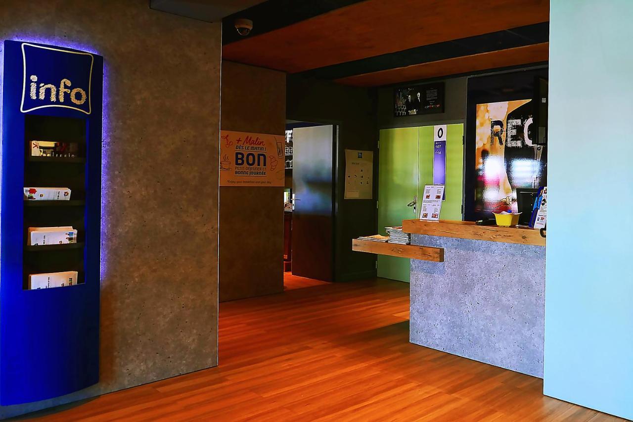 Hotel Ibis Budget Laval Bonchamp Les Laval Bagian luar foto